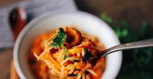 这饭拌一拌就上桌，比焖饭好吃，比煲仔饭简单，热量低，懒人必学