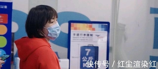 黄晓明|陈梦与表哥黄晓明聚餐,球迷认为是P图,广告代言应该是真的