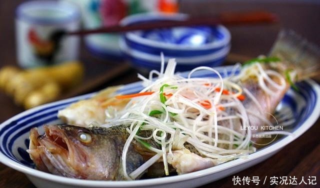 清蒸鱼,鲜嫩好吃不长肉,花几分钟学会,以后就是自己的拿手好菜!