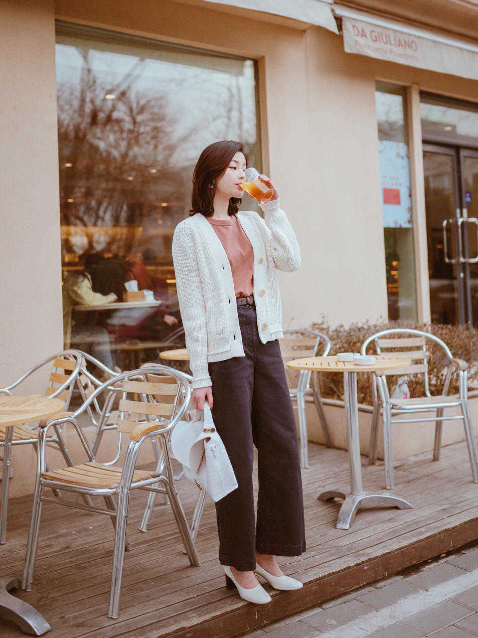 T恤|人人都有纯T恤,为何你穿这么土?秋天这样穿更时髦,主要是气质