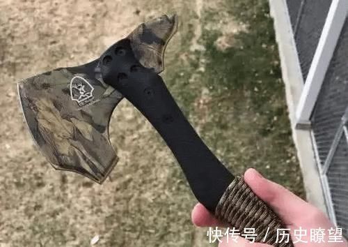 潮流感!酷到爆的冷兵器,金色的长剑,潮流感十足的指虎霸气外露