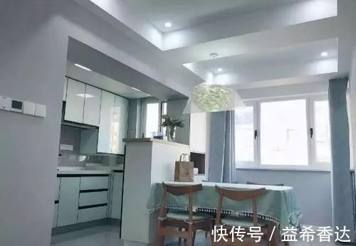 卫生间|老公不听劝非要在门口砌半堵墙，装好后发现太实用了，晒晒！
