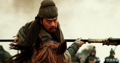 皇帝|除了跪父母,有三个人只要是皇帝必须下跪,其中一个还被封为皇帝!