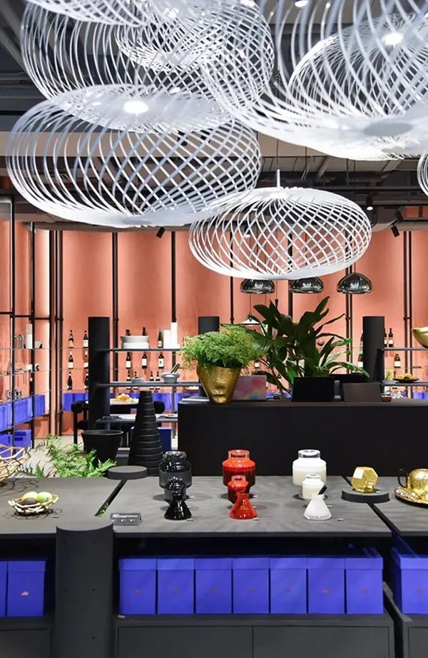 精品店|硬核消费趋势来了，一大波“精品店”入侵购物中心……