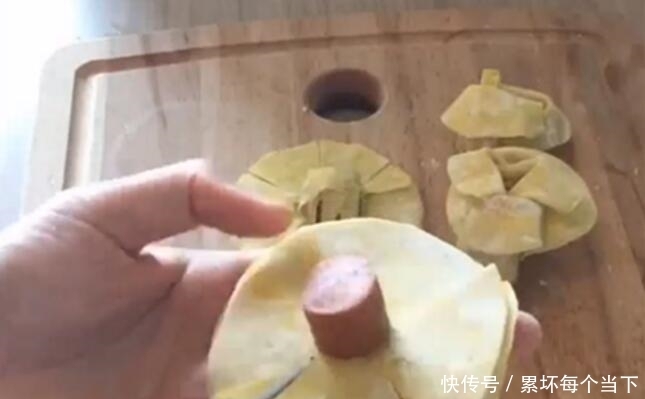 美味|饺子皮不拿来包饺子,拿来干嘛呢?可以变成美味小零食