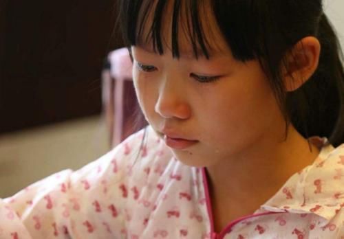 长大|小时候有过这3种经历的人，长大很容易自卑，你经历过哪种？