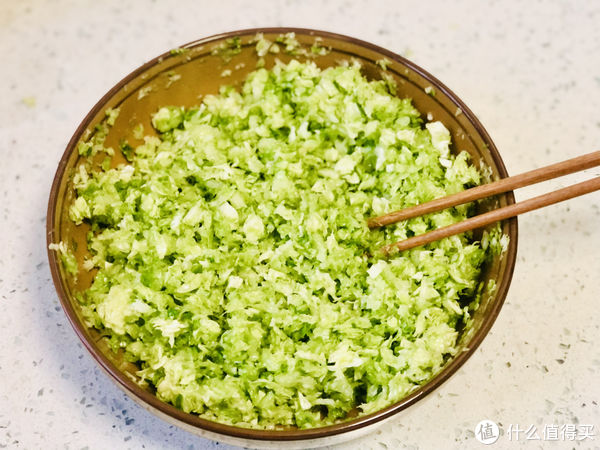 做白菜饺子，最忌用盐杀水，教你饺子馆不外传的配方，香极了