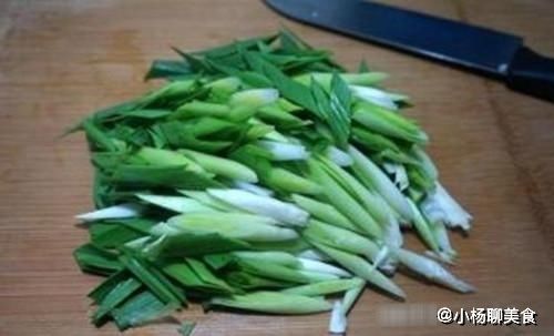 蒜苗|腊肉和它才是天生一对，炒着吃特香，美味又下饭，没吃过很可惜