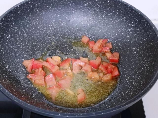  搭配|沙茶酱搭配它口感丰富，浓郁汤汁伴着肉香，一顿能吃2碗米饭