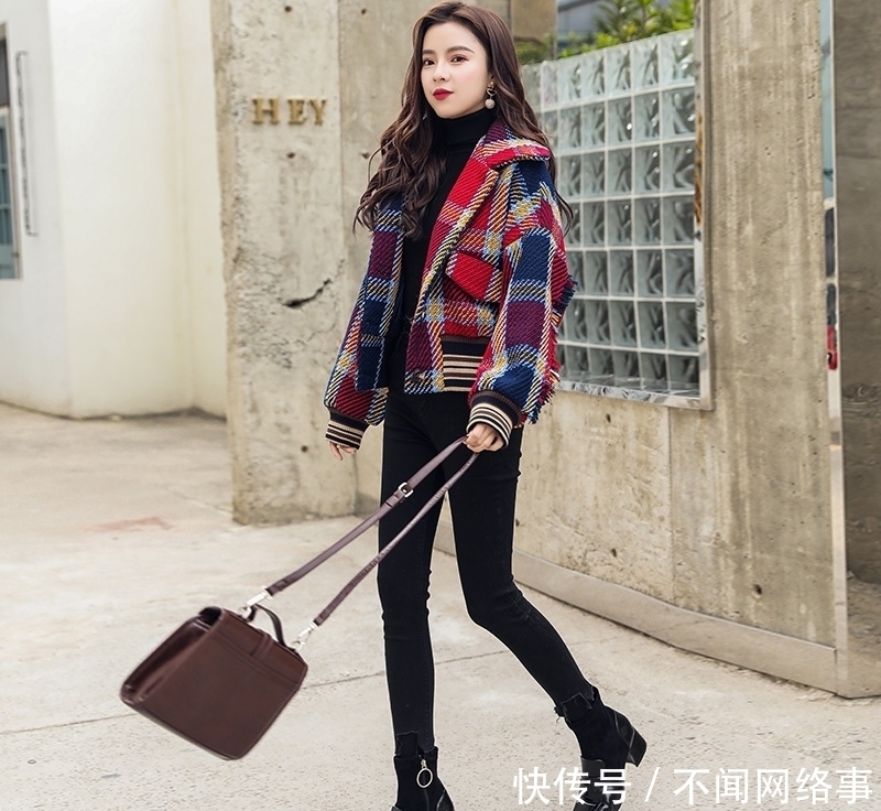 呢女装|建议大家:女人穿大衣不要配裙子,土!瞧下面女人,美嫩极了