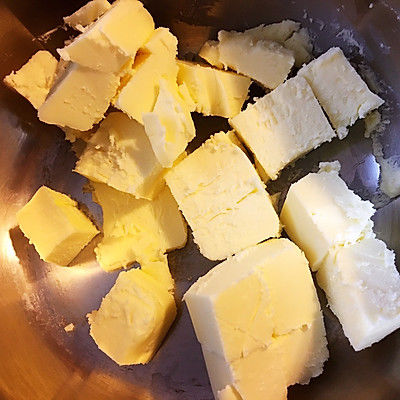 榛果巧克力熔岩软饼