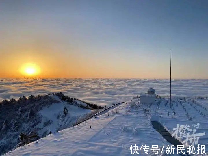 失联|挤爆了！昨天上万人涌入这个地方赏雪！一对年轻男女失联！还有人背婴儿上山