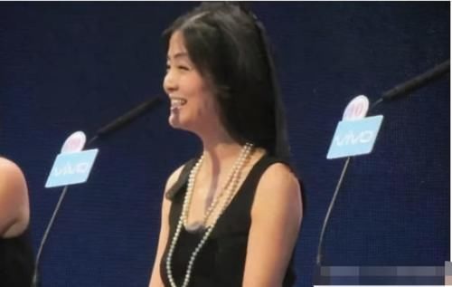 白手起家|非诚勿扰51岁阿姨被34岁小伙“抱”走,5年后两人分道扬镳