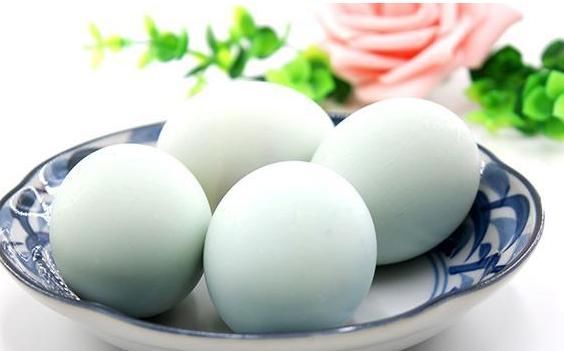 降血脂|大夫再三提醒:4种食物会让血脂“一路飙升”,还是少吃为妙!