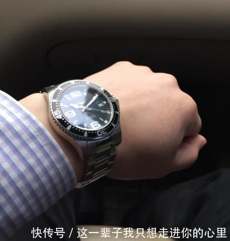 et初入职场30岁左右的男孩子的气质,应该配哪些腕表展现气质