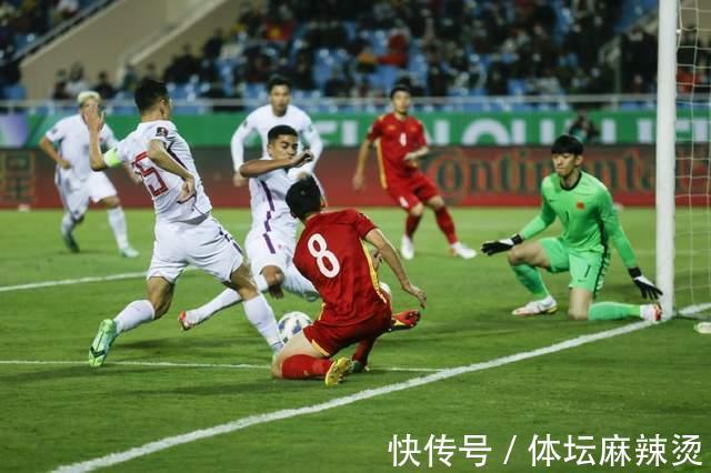 国足|国足闹心春又能如何?两点决定李霄鹏暂无下课风险