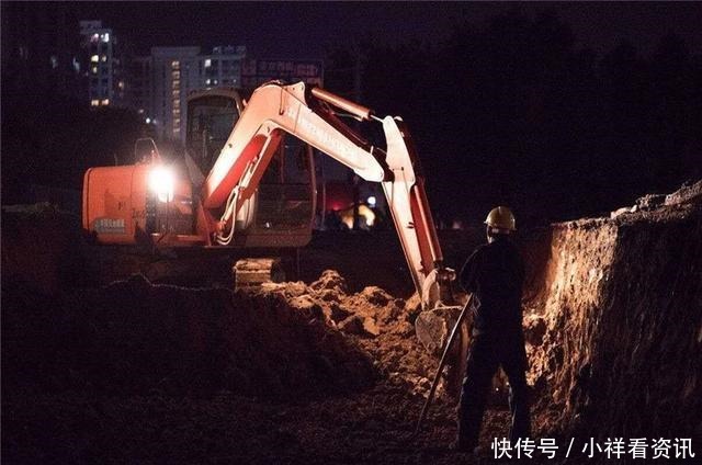 七律《叹民工》,苦酒一杯品凄凉,道尽人生满沧桑