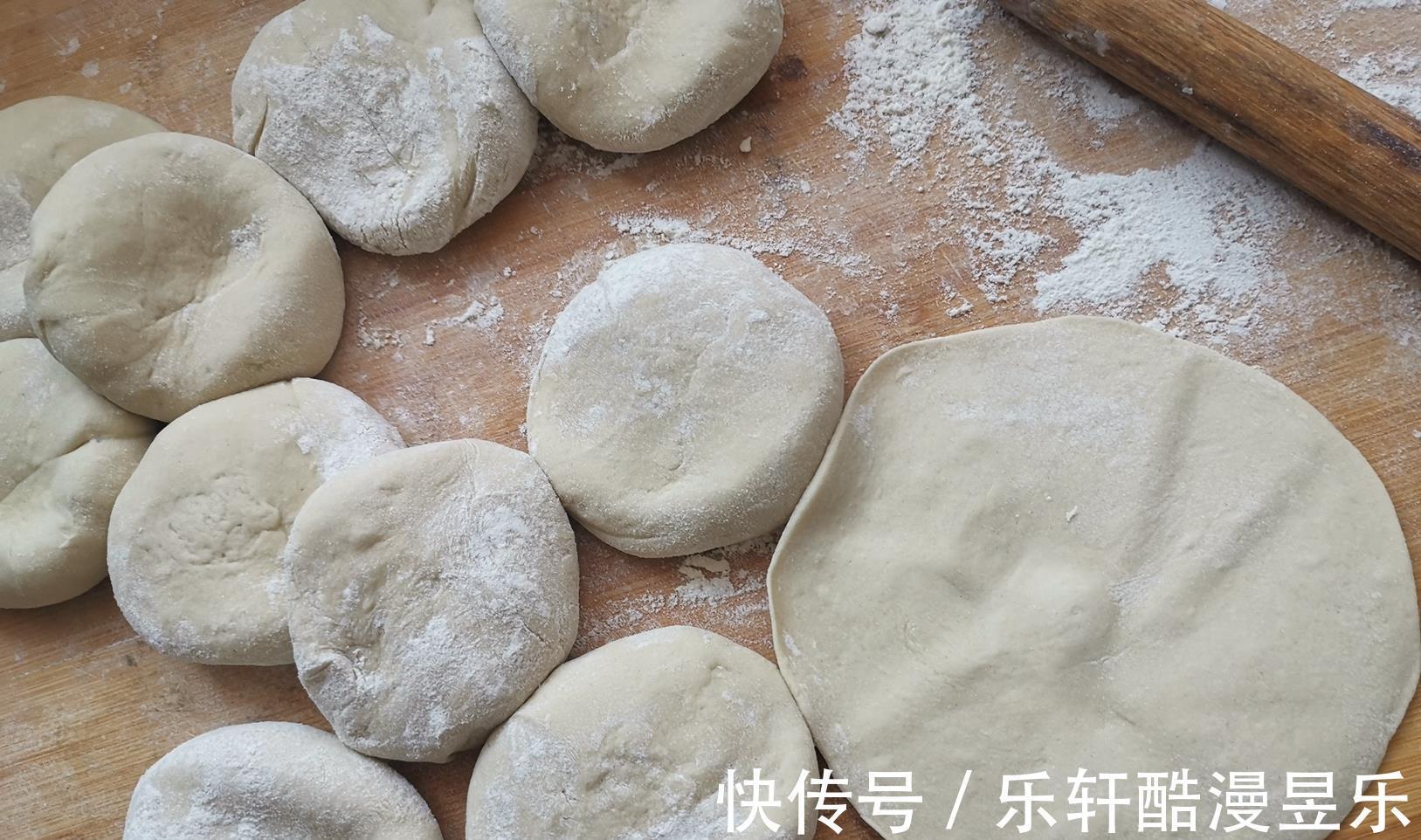 茴香油|三伏天,做馅还得这个菜,健脾开胃又好吃,出锅连吃3个,真过瘾