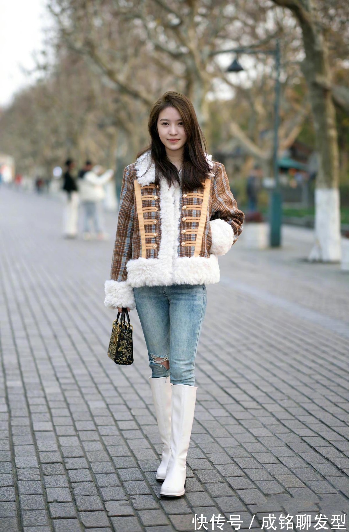 搭配|精致优雅风冬装搭配来袭,高级大气还减龄,大龄女性的必备穿搭