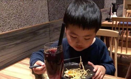 家庭|一碗鸡蛋面，却能测试出家庭的三个等级，许多家长正亲手毁了孩子