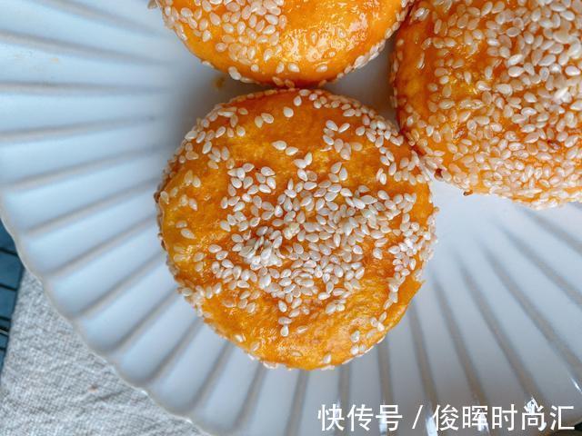 千层饼|南瓜的这个做法火了,加点芝麻,营养丰富,外酥里软比面包还好吃
