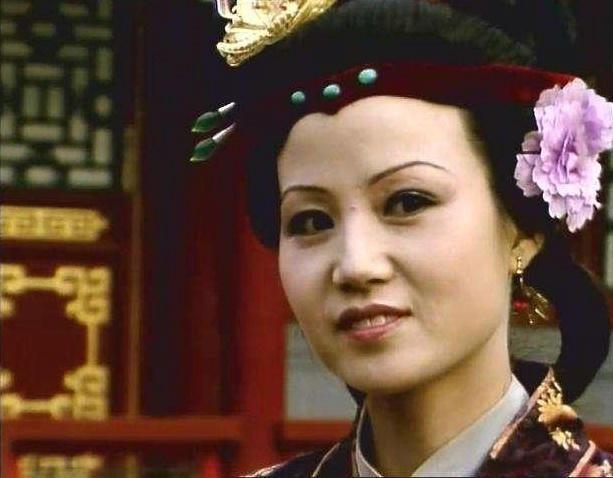 爱情$?赵姨娘与贾政:那些别人看不懂的爱情,藏着不为人知的情深