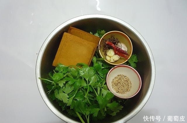 芹菜叶|预防高血压的菜，降血压、降血脂、防治动脉粥样硬化的功效。