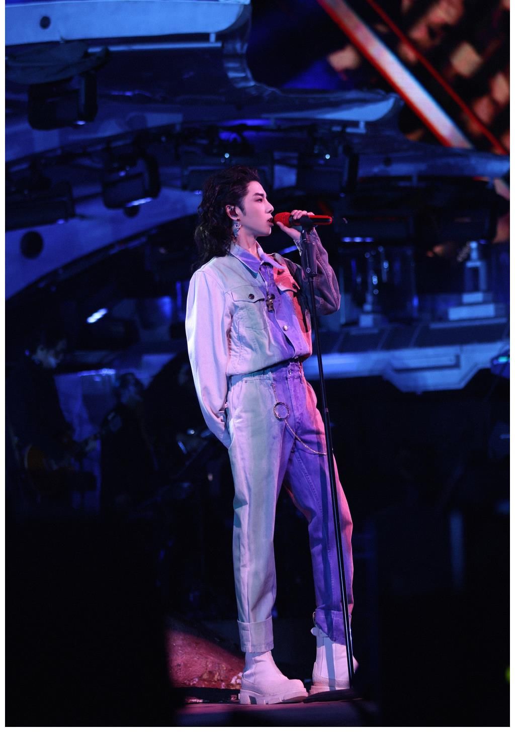 华晨宇新歌《好想我回来啊》唱哭众人！剖析自我心路坦然面对过去