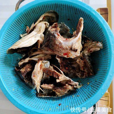 下饭神器腊鱼头豆腐汤，拌饭还能吃三碗