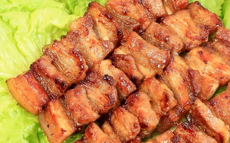 五花肉不要炒着吃了，咱们换个吃法，美味不油腻，好吃到停不下来