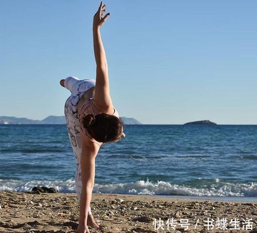 体式|值得一试!这些基础体式,延展尾骨,让身体更灵活,你会爱上他