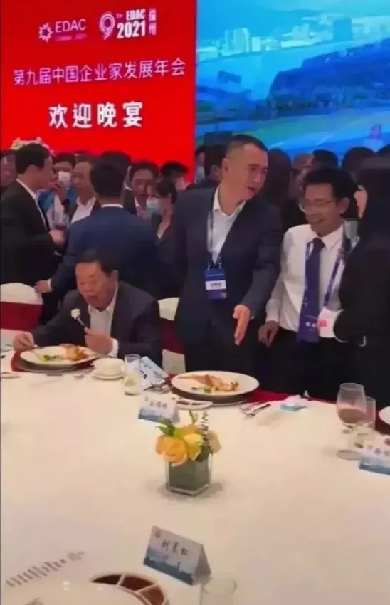 人性!人性中最愚蠢的事:把自己当回事,把人脉当大事,把平台当本事