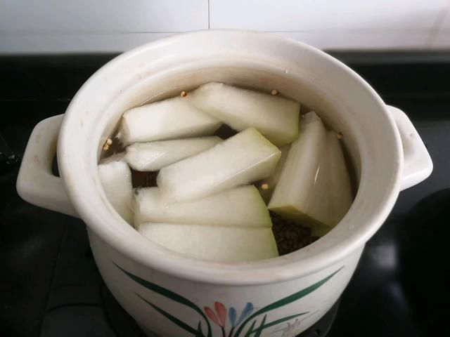 体重|减肥别再挨饿了，试试此汤，体重一天一个样，瘦身燃脂不用饿肚子