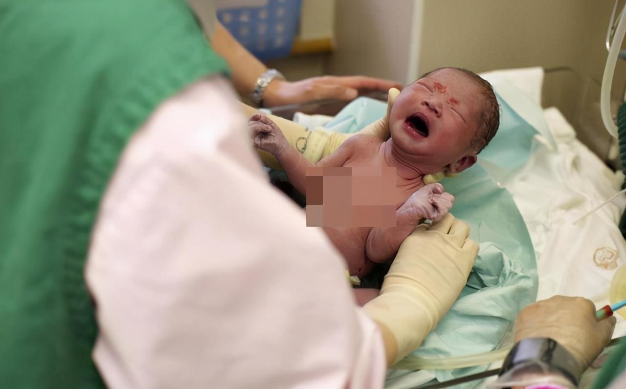 宝宝|刚出生的新生儿,如果符合这些标准,那就恭喜了,说明他很健康!