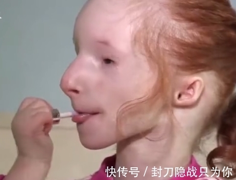 袖珍娃娃|袖珍娃娃!世界上体型最小的女孩,犹如一个活着的布娃娃!