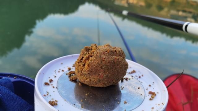 饵料|鲤鱼如此狡猾,垂钓时的几个细节不能忽略!