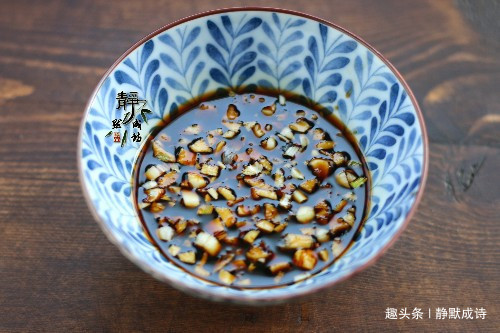 白菜帮不要扔，教你开胃做法，爽口下饭，比肉都招人待见