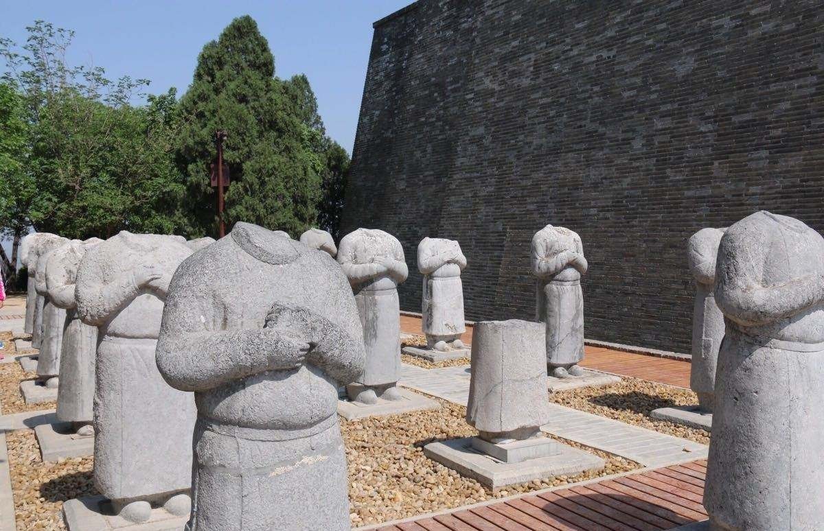 解开|武则天墓的61个石人为何都无头？此疑问千年来无人能解，最后被俩农民解开