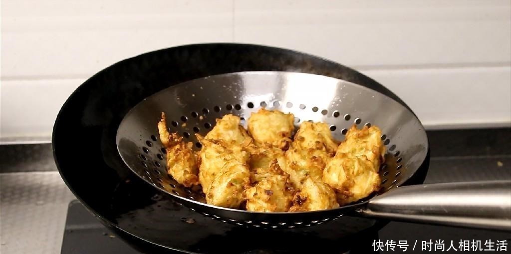 大厨|炸萝卜丸子,用淀粉大错特错,大厨教你正确做法,焦香酥脆吃不够