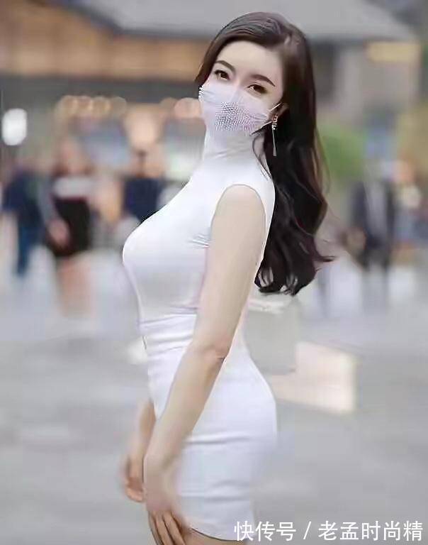 微胖 紧身包臀裙搭配简约白T恤, 这样的装扮是微胖穿搭天花板吗?