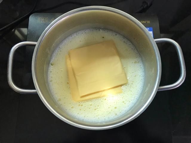 芝士|牛奶新吃法，倒锅里筷子搅一搅，冰凉Q弹，比淇淋简单还好吃