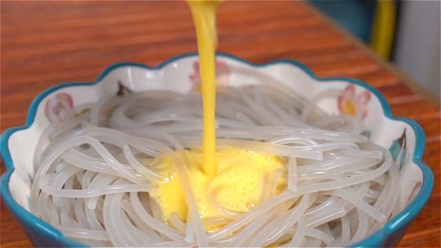 白菜|粉条不要炖白菜了，教你新做法，一次做一盆，给肉都不换，真解馋