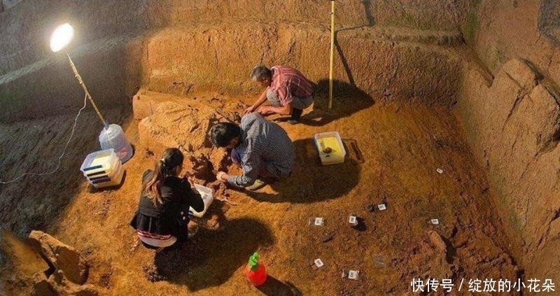 撤退|宁夏发现千年古墓,墓中有何物,专家慌忙撤退后请军队支援?