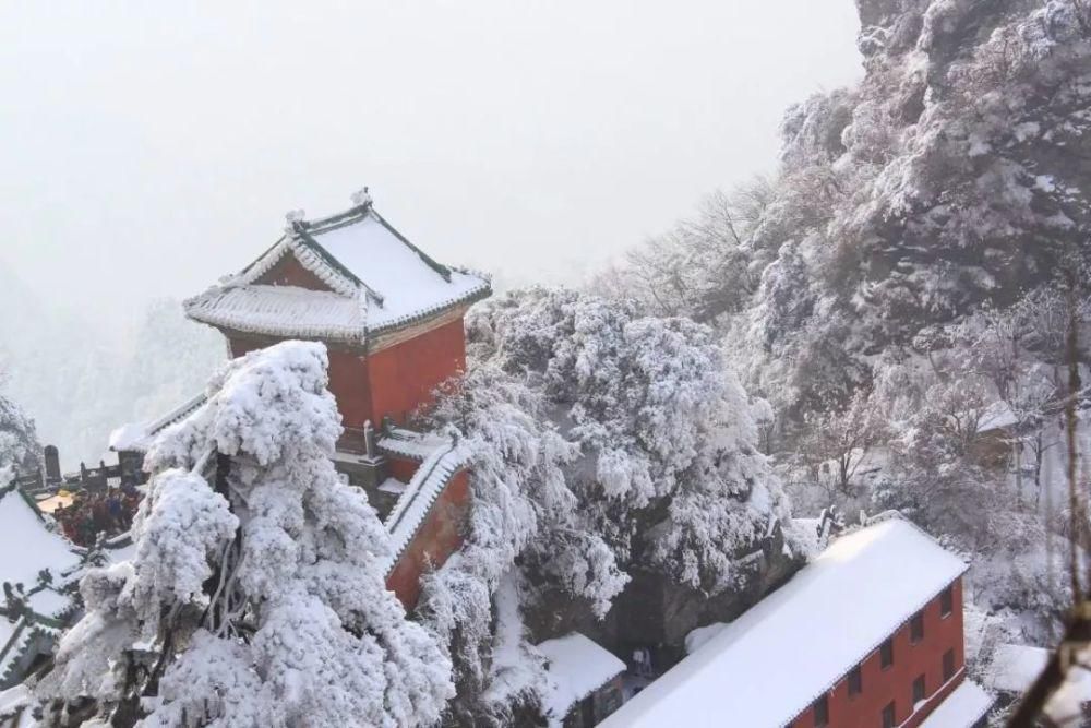 风雪|风雪武当山，仙境藏玄机！大雪封山时，道人、隐士都在干什么！