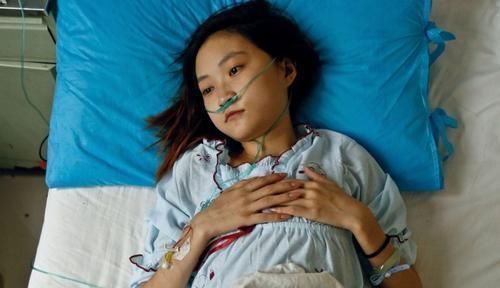 洋娃娃|4岁女儿说害怕洋娃娃,晚上总是冲着自己笑,妈妈了解真相后崩溃