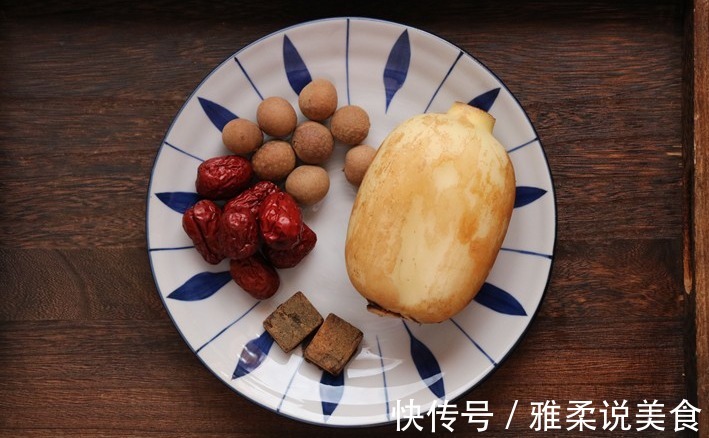 秋天要多吃莲藕,教你简单做法,不炖不凉拌,面如桃花好入秋