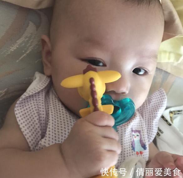 莎莎|1岁儿子总撅“金鱼嘴”,妈妈还在夸可爱,奶奶掰开嘴后直奔医院