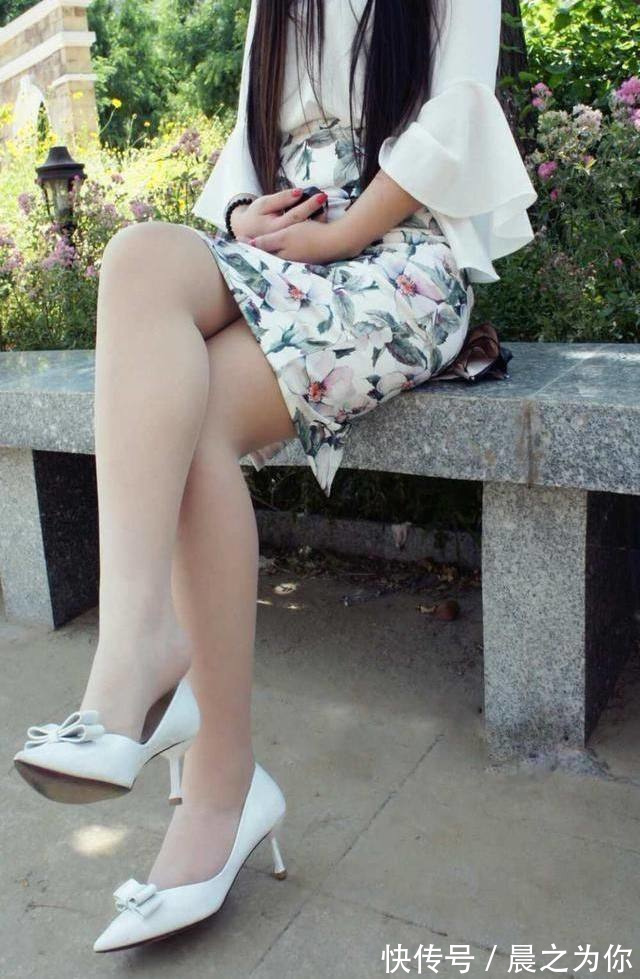 美丽 一天一个美丽打扮,不同款式的紧身裙搭配甜蜜高跟鞋