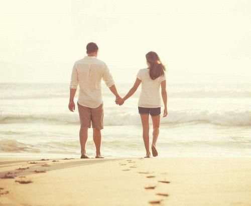 “最帅新娘”走红，婚礼就像拜把子，网友调侃：娶了个兄弟进门