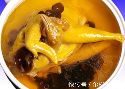 炖鸡时,学会“3不放,加2样”的窍门,肉质细嫩不腥不柴!实用!